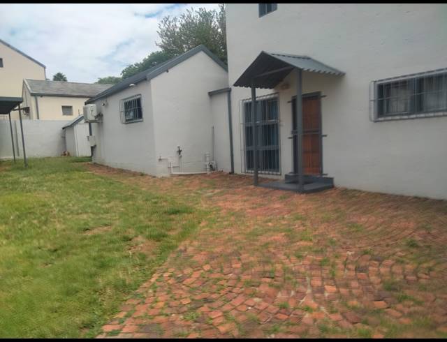 3 BEDROOM HOUSE FOR SALE IN BROMHOF